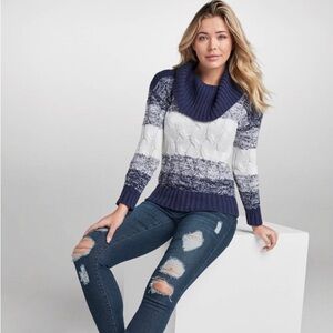 ✨HP✨ Venus - long sleeve turtle neck sweater